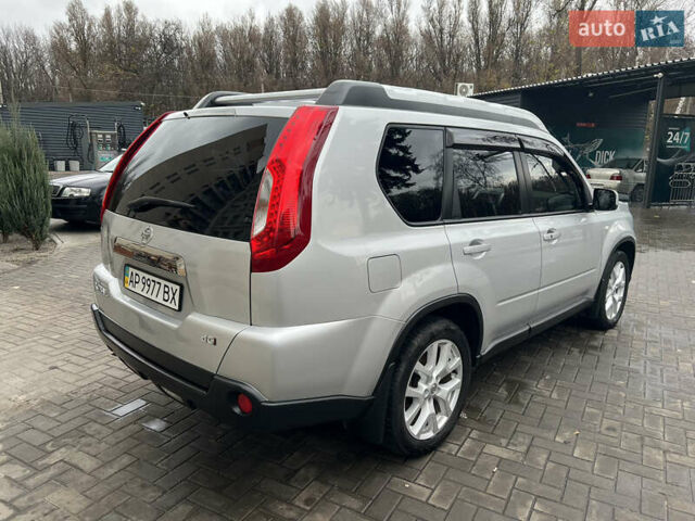 Серый Ниссан ИксТрейл, объемом двигателя 2 л и пробегом 153 тыс. км за 16500 $, фото 3 на Automoto.ua