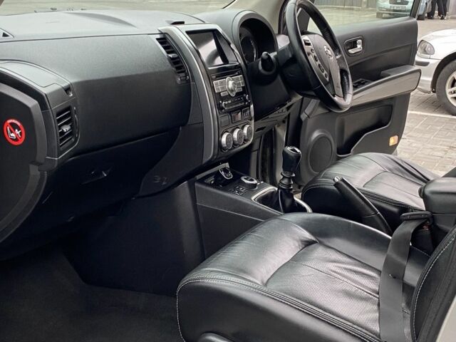 Серый Ниссан ИксТрейл, объемом двигателя 2.2 л и пробегом 189 тыс. км за 5350 $, фото 15 на Automoto.ua