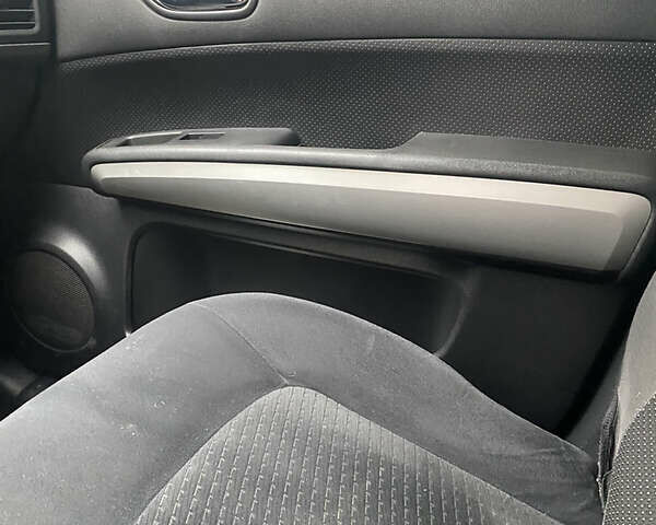 Серый Ниссан ИксТрейл, объемом двигателя 2 л и пробегом 285 тыс. км за 11800 $, фото 4 на Automoto.ua