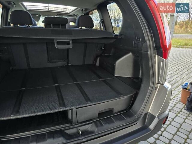 Ниссан ИксТрейл 2010 в Калуше на Automoto.ua Серый Ниссан ИксТрейл, объемом двигателя 2 л и пробегом 245 тыс. км за 11999 $, фото 50 на Automoto.ua