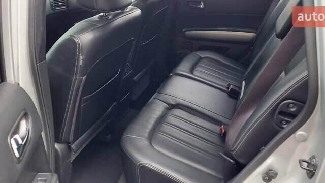 Серый Ниссан ИксТрейл, объемом двигателя 2 л и пробегом 275 тыс. км за 13800 $, фото 2 на Automoto.ua