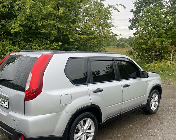 Серый Ниссан ИксТрейл, объемом двигателя 2 л и пробегом 285 тыс. км за 11800 $, фото 15 на Automoto.ua