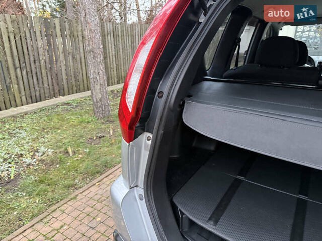 Серый Ниссан ИксТрейл, объемом двигателя 2.49 л и пробегом 199 тыс. км за 11700 $, фото 129 на Automoto.ua