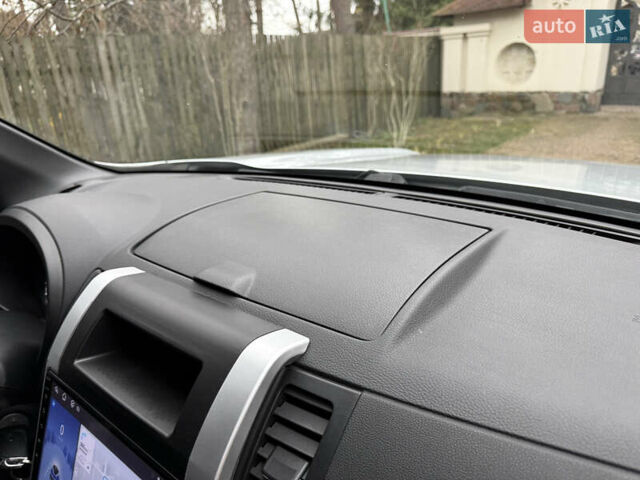 Серый Ниссан ИксТрейл, объемом двигателя 2.49 л и пробегом 199 тыс. км за 11700 $, фото 124 на Automoto.ua