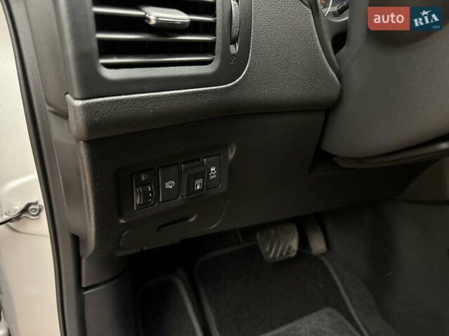 Серый Ниссан ИксТрейл, объемом двигателя 2.49 л и пробегом 199 тыс. км за 11700 $, фото 63 на Automoto.ua