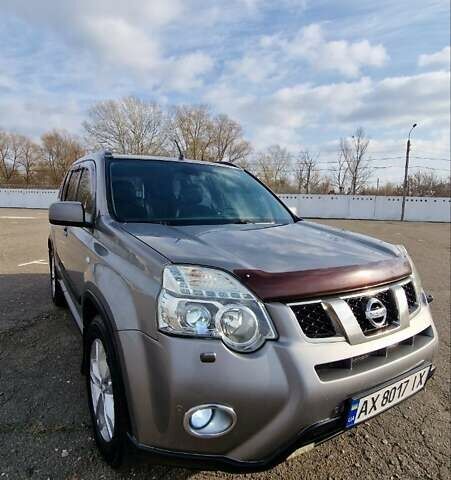 Сірий Ніссан ІксТрейл, об'ємом двигуна 2.49 л та пробігом 236 тис. км за 10999 $, фото 5 на Automoto.ua