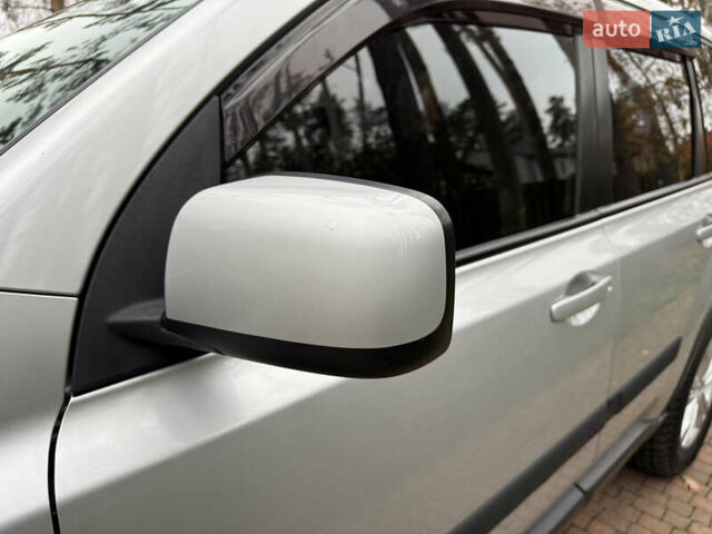 Серый Ниссан ИксТрейл, объемом двигателя 2.49 л и пробегом 199 тыс. км за 11700 $, фото 28 на Automoto.ua