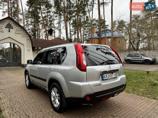 Серый Ниссан ИксТрейл, объемом двигателя 2.49 л и пробегом 199 тыс. км за 11700 $, фото 30 на Automoto.ua