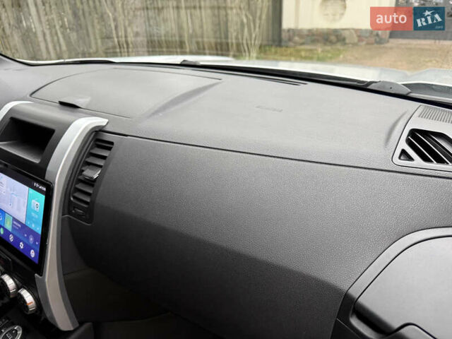 Серый Ниссан ИксТрейл, объемом двигателя 2.49 л и пробегом 199 тыс. км за 11700 $, фото 123 на Automoto.ua