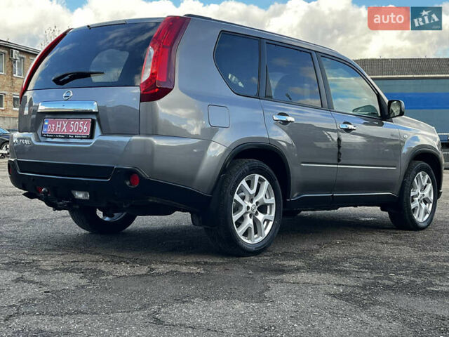 Серый Ниссан ИксТрейл, объемом двигателя 2 л и пробегом 269 тыс. км за 13499 $, фото 10 на Automoto.ua