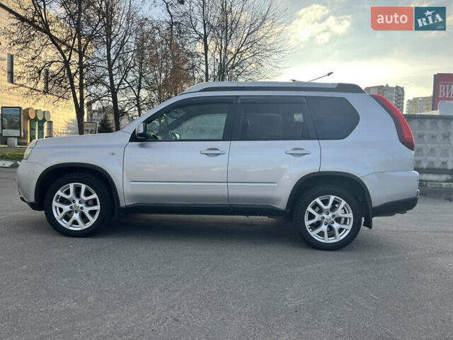 Серый Ниссан ИксТрейл, объемом двигателя 2 л и пробегом 180 тыс. км за 10800 $, фото 10 на Automoto.ua