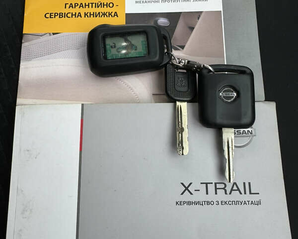 Сірий Ніссан ІксТрейл, об'ємом двигуна 2 л та пробігом 238 тис. км за 11999 $, фото 19 на Automoto.ua