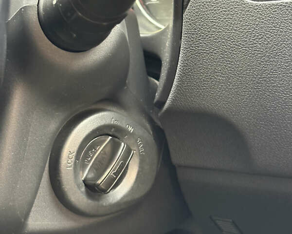 Сірий Ніссан ІксТрейл, об'ємом двигуна 2.49 л та пробігом 196 тис. км за 11800 $, фото 27 на Automoto.ua