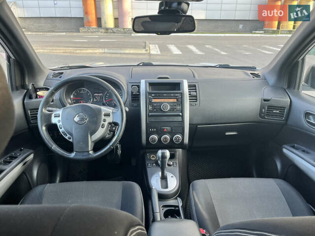 Серый Ниссан ИксТрейл, объемом двигателя 2 л и пробегом 180 тыс. км за 10800 $, фото 14 на Automoto.ua