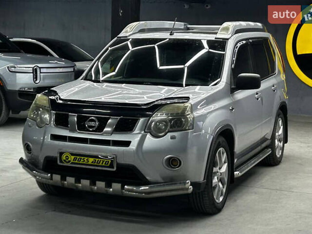 Серый Ниссан ИксТрейл, объемом двигателя 1.99 л и пробегом 222 тыс. км за 11300 $, фото 2 на Automoto.ua