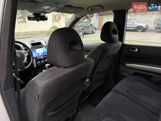 Серый Ниссан ИксТрейл, объемом двигателя 2.49 л и пробегом 199 тыс. км за 11700 $, фото 96 на Automoto.ua