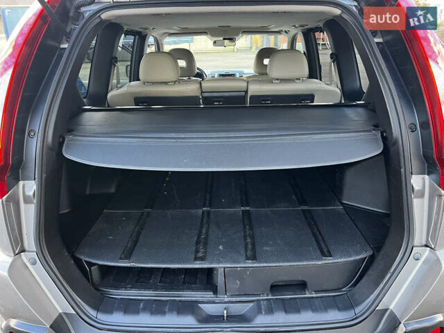 Серый Ниссан ИксТрейл, объемом двигателя 2 л и пробегом 269 тыс. км за 13399 $, фото 44 на Automoto.ua