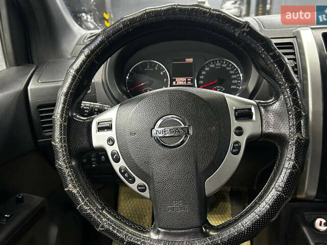 Серый Ниссан ИксТрейл, объемом двигателя 1.99 л и пробегом 222 тыс. км за 11800 $, фото 14 на Automoto.ua