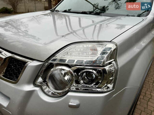 Серый Ниссан ИксТрейл, объемом двигателя 2.49 л и пробегом 199 тыс. км за 11700 $, фото 22 на Automoto.ua