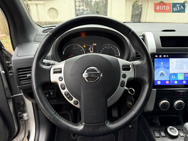 Серый Ниссан ИксТрейл, объемом двигателя 2.49 л и пробегом 199 тыс. км за 11700 $, фото 70 на Automoto.ua