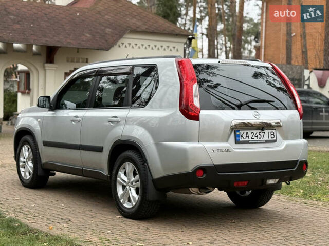 Серый Ниссан ИксТрейл, объемом двигателя 2.49 л и пробегом 199 тыс. км за 11700 $, фото 1 на Automoto.ua