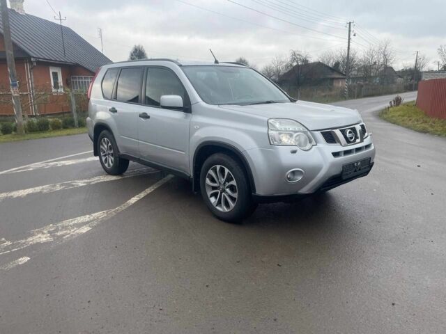 Серый Ниссан ИксТрейл, объемом двигателя 2 л и пробегом 265 тыс. км за 8700 $, фото 7 на Automoto.ua