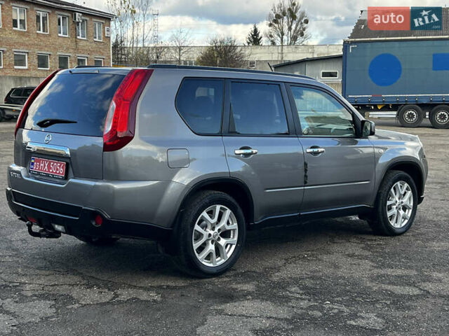 Серый Ниссан ИксТрейл, объемом двигателя 2 л и пробегом 269 тыс. км за 13499 $, фото 4 на Automoto.ua