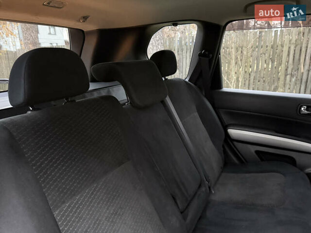 Серый Ниссан ИксТрейл, объемом двигателя 2.49 л и пробегом 199 тыс. км за 11700 $, фото 109 на Automoto.ua