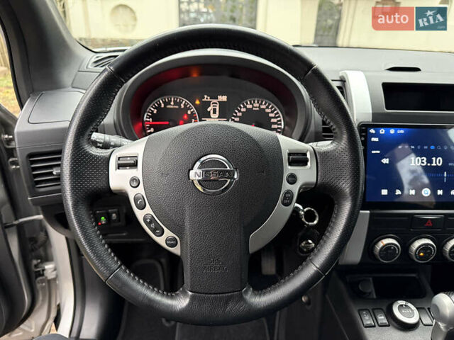 Серый Ниссан ИксТрейл, объемом двигателя 2.49 л и пробегом 199 тыс. км за 11700 $, фото 86 на Automoto.ua