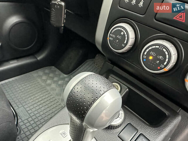 Серый Ниссан ИксТрейл, объемом двигателя 2 л и пробегом 40 тыс. км за 14400 $, фото 25 на Automoto.ua