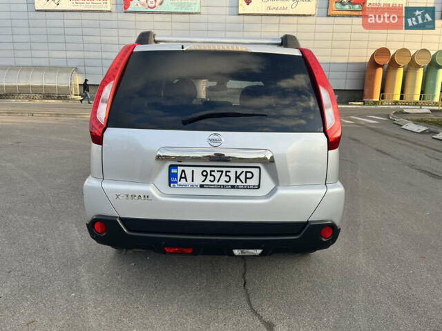 Серый Ниссан ИксТрейл, объемом двигателя 2 л и пробегом 180 тыс. км за 10800 $, фото 24 на Automoto.ua