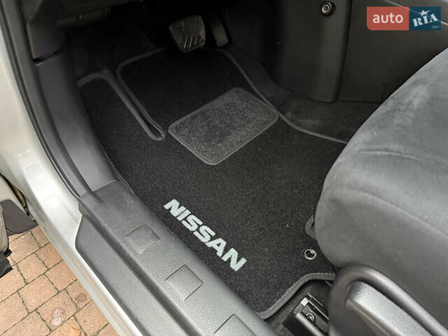 Серый Ниссан ИксТрейл, объемом двигателя 2.49 л и пробегом 199 тыс. км за 11700 $, фото 69 на Automoto.ua