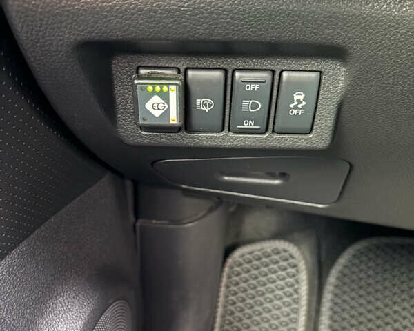 Сірий Ніссан ІксТрейл, об'ємом двигуна 2.49 л та пробігом 196 тис. км за 11800 $, фото 13 на Automoto.ua