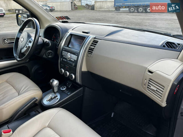 Серый Ниссан ИксТрейл, объемом двигателя 2 л и пробегом 269 тыс. км за 13499 $, фото 41 на Automoto.ua