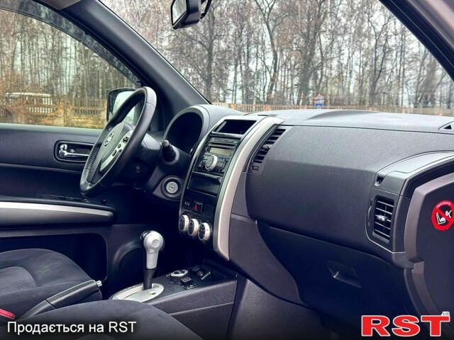 Серый Ниссан ИксТрейл, объемом двигателя 20 л и пробегом 158 тыс. км за 10850 $, фото 11 на Automoto.ua