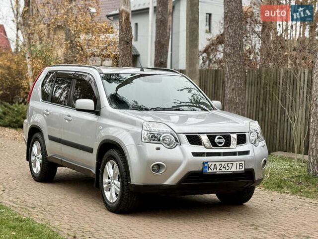 Серый Ниссан ИксТрейл, объемом двигателя 2.49 л и пробегом 199 тыс. км за 11700 $, фото 5 на Automoto.ua