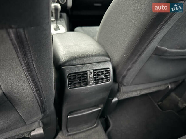 Серый Ниссан ИксТрейл, объемом двигателя 2.49 л и пробегом 199 тыс. км за 11700 $, фото 97 на Automoto.ua