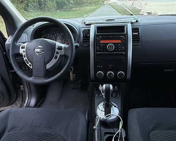 Сірий Ніссан ІксТрейл, об'ємом двигуна 2 л та пробігом 172 тис. км за 13000 $, фото 8 на Automoto.ua