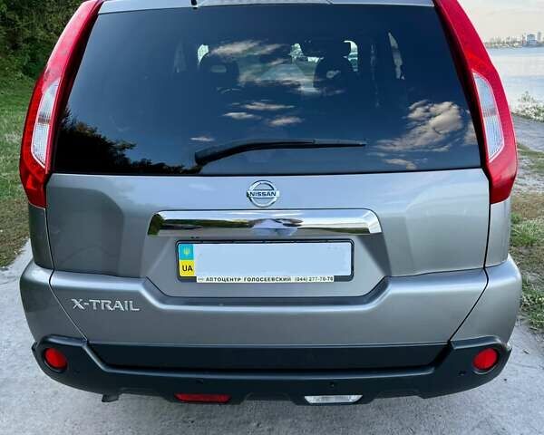 Сірий Ніссан ІксТрейл, об'ємом двигуна 2 л та пробігом 172 тис. км за 13000 $, фото 15 на Automoto.ua