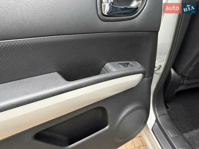 Серый Ниссан ИксТрейл, объемом двигателя 2.49 л и пробегом 199 тыс. км за 11700 $, фото 91 на Automoto.ua