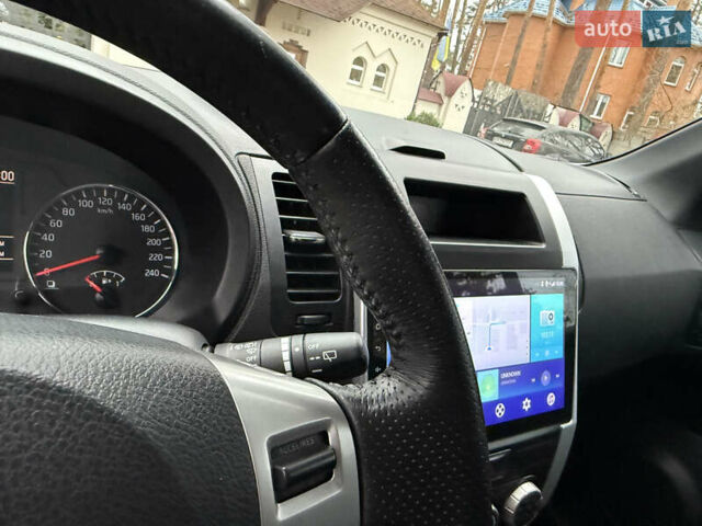 Серый Ниссан ИксТрейл, объемом двигателя 2.49 л и пробегом 199 тыс. км за 11700 $, фото 72 на Automoto.ua