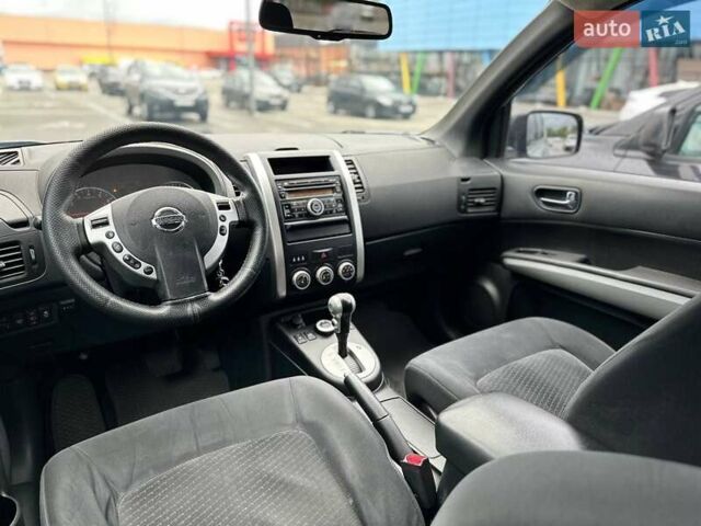 Серый Ниссан ИксТрейл, объемом двигателя 2 л и пробегом 261 тыс. км за 9800 $, фото 25 на Automoto.ua