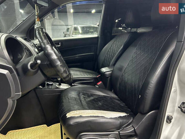 Серый Ниссан ИксТрейл, объемом двигателя 1.99 л и пробегом 222 тыс. км за 11800 $, фото 8 на Automoto.ua