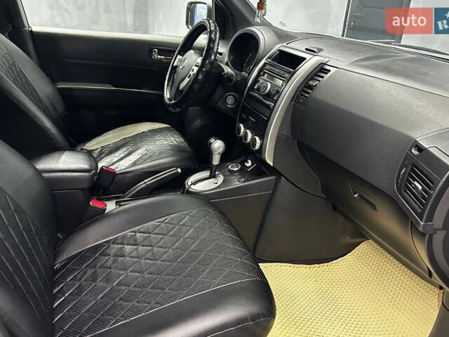 Серый Ниссан ИксТрейл, объемом двигателя 1.99 л и пробегом 222 тыс. км за 11800 $, фото 16 на Automoto.ua