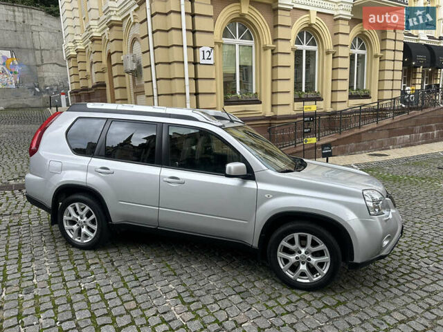 Серый Ниссан ИксТрейл, объемом двигателя 2 л и пробегом 40 тыс. км за 14400 $, фото 13 на Automoto.ua