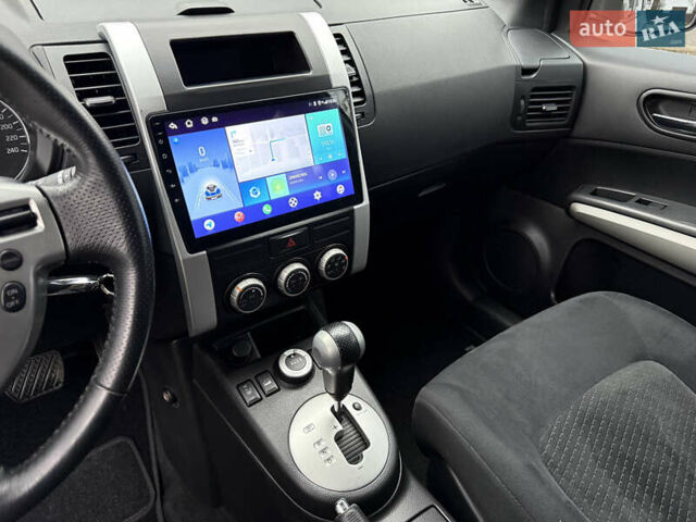 Серый Ниссан ИксТрейл, объемом двигателя 2.49 л и пробегом 199 тыс. км за 11700 $, фото 75 на Automoto.ua