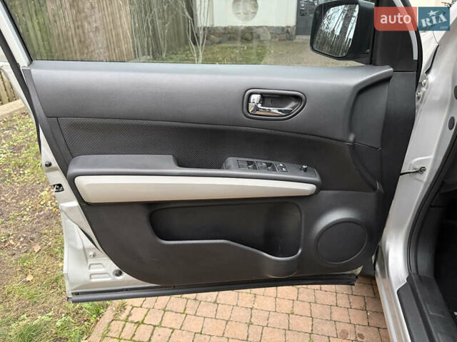 Серый Ниссан ИксТрейл, объемом двигателя 2.49 л и пробегом 199 тыс. км за 11700 $, фото 57 на Automoto.ua