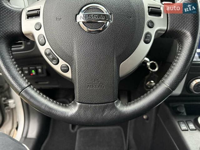 Серый Ниссан ИксТрейл, объемом двигателя 2.49 л и пробегом 199 тыс. км за 11700 $, фото 87 на Automoto.ua