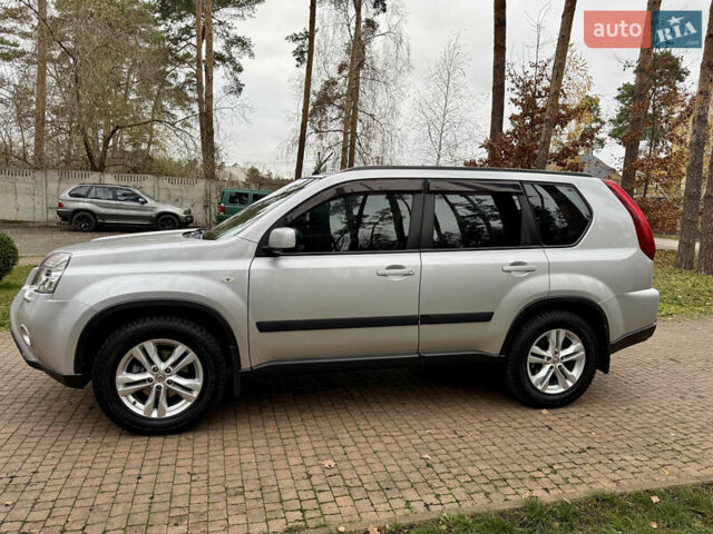 Серый Ниссан ИксТрейл, объемом двигателя 2.49 л и пробегом 199 тыс. км за 11700 $, фото 26 на Automoto.ua