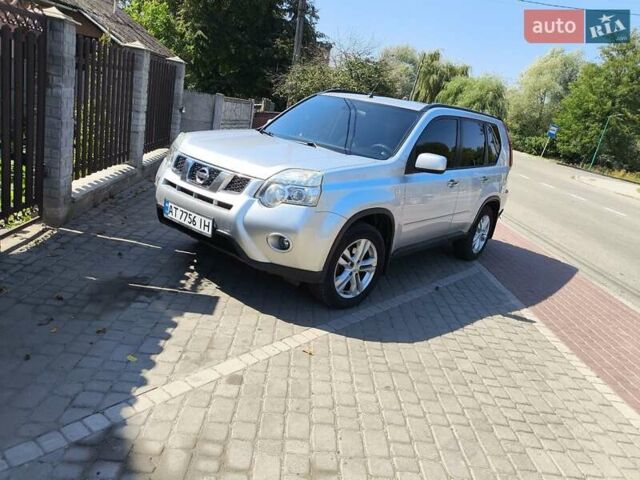 Серый Ниссан ИксТрейл, объемом двигателя 2 л и пробегом 218 тыс. км за 12750 $, фото 1 на Automoto.ua
